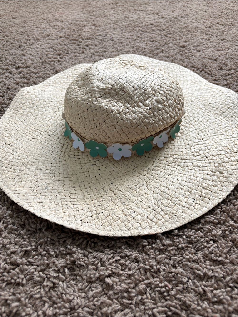 Janie and Jack Cream Straw Sun Hat with Green & White Flower Trim